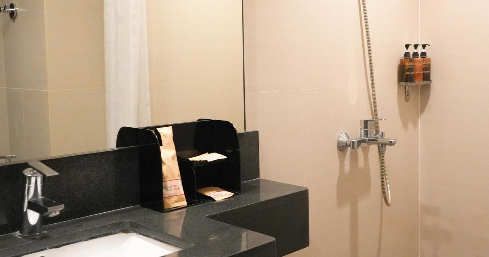 Premier Queen Access to Pool Gym